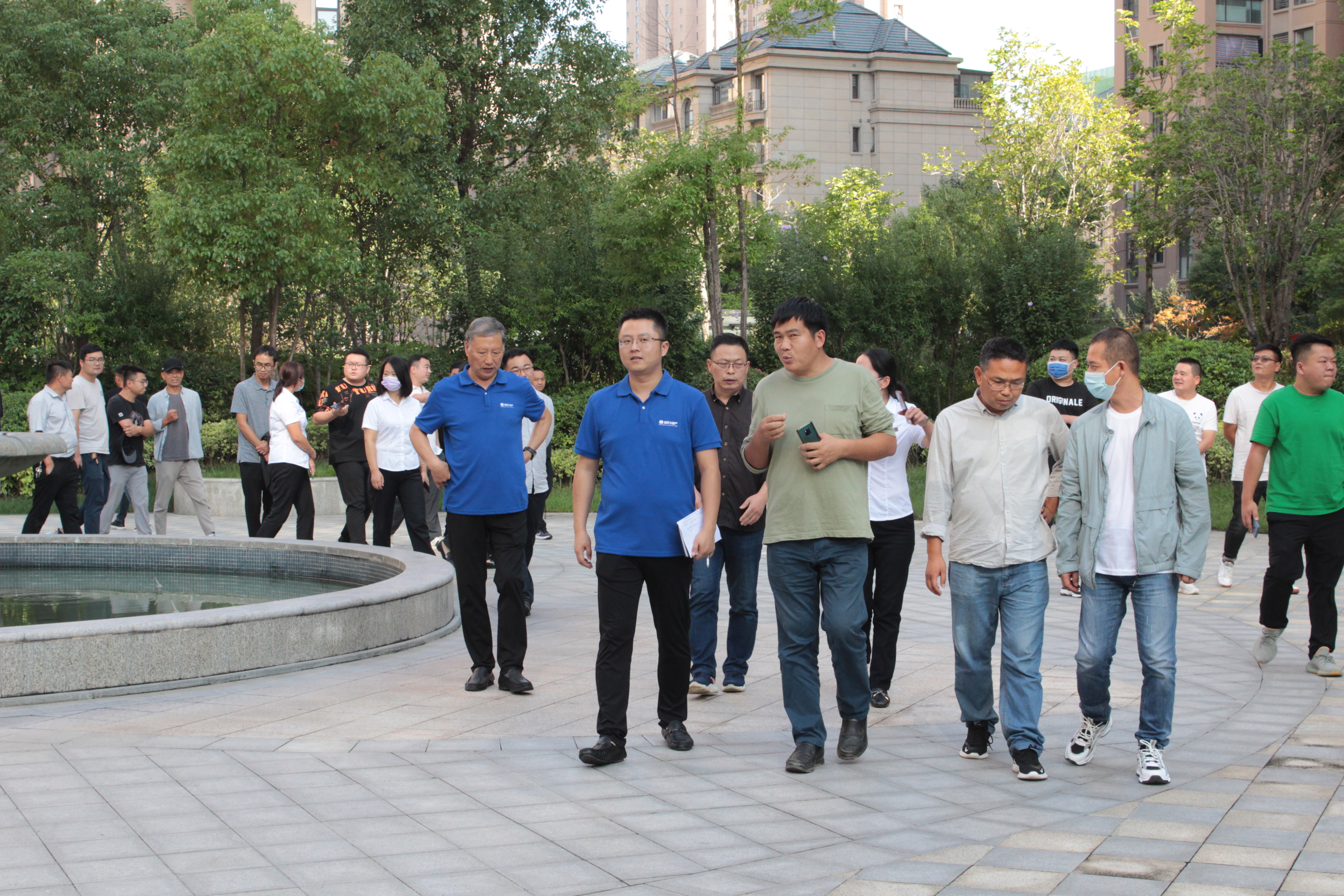 F(xin)(chng)^Ħ(jng)(yn)\l(f)չ خa(chn)˾MʩλǰһM(jn)Ѕ^W(xu)(x)